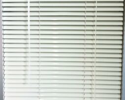 Slimeline Aluminium Venetien Blinds 25mm Alabaster