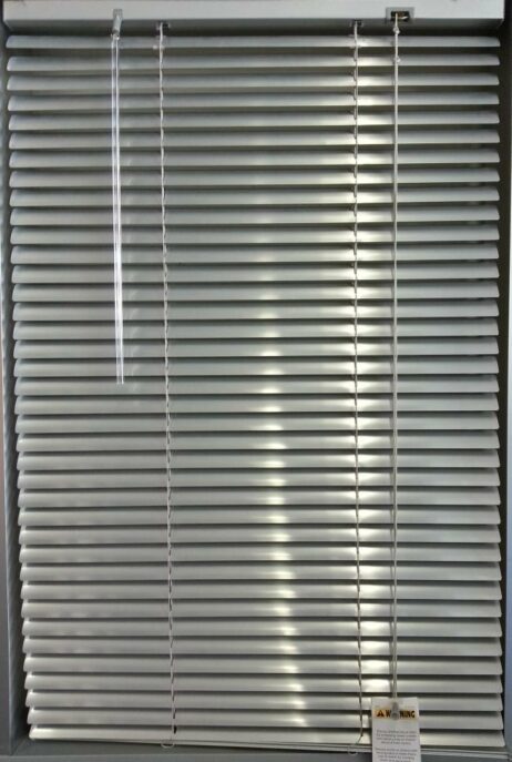 Slimline Aluminium Silver Venetian Blinds Slimline Aluminium Silver Venetian Blinds